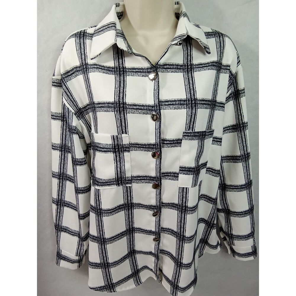 Unbranded Womens medium button up black‎ and white long sleeve pocket top
